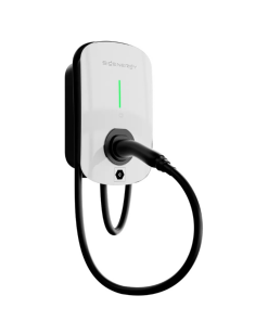 Schuin aanzicht van de Sigen EV AC-wandlader met de laadkabel opgeborgen onder het toestel.